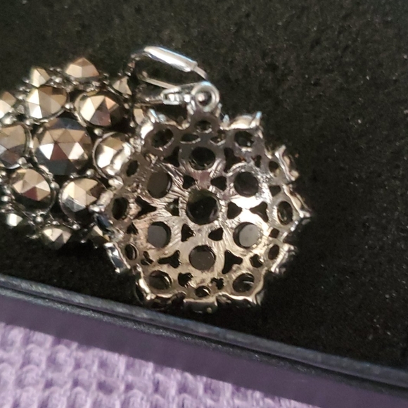 EARRINGS - Picture 3 of 3